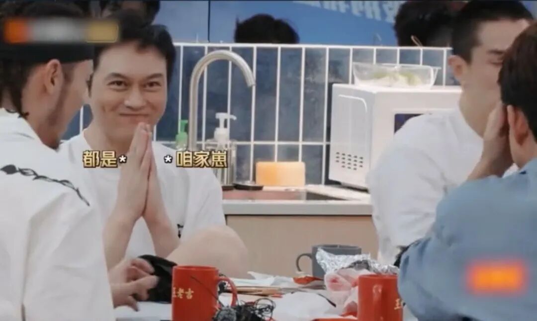 张智霖、袁咏仪的儿子在《歌手2025》节目组当实习生