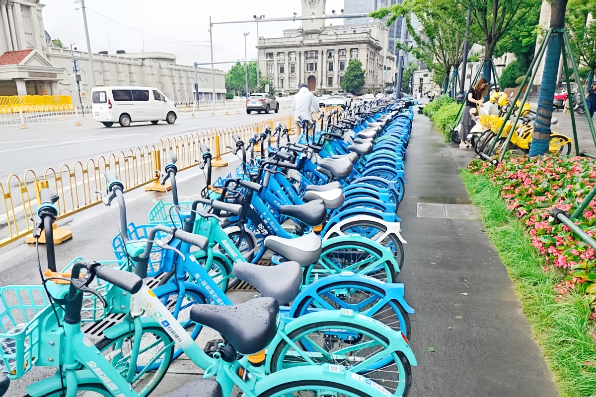 暴雨过后，江岸市容秩序迅速恢复.jpg
