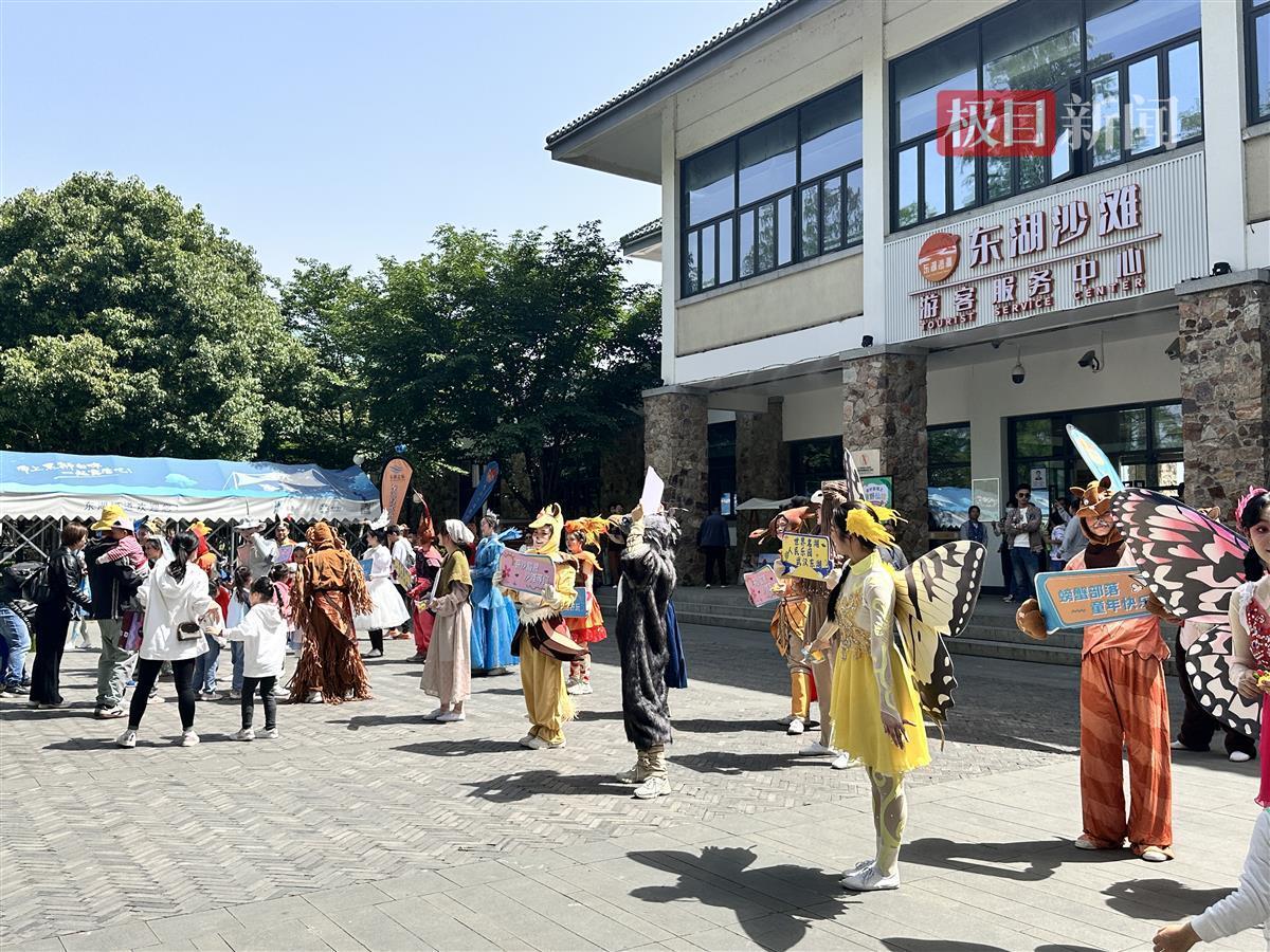 形态各异的可爱玩偶（景区供图）