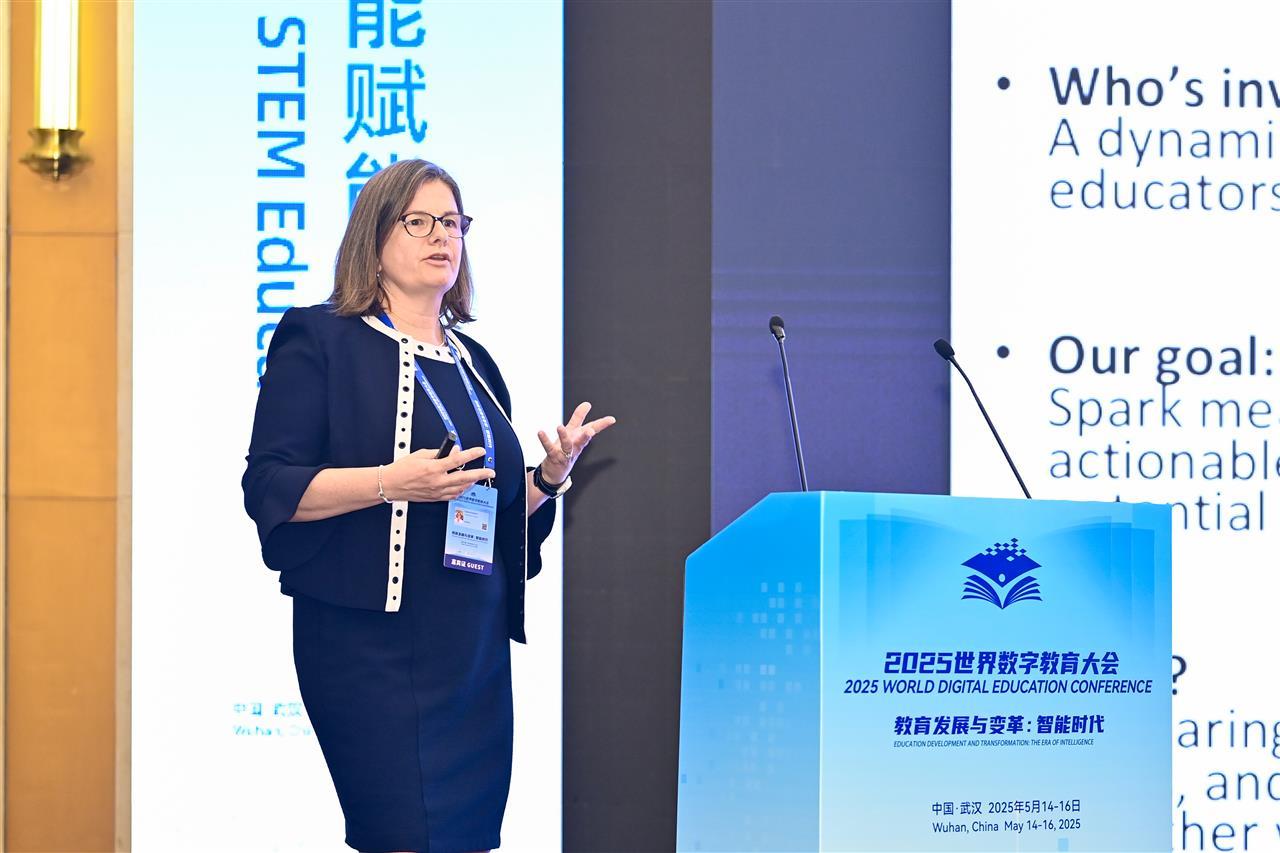 苏菲·肖薇 2025.5.15世界数字教育大会平行论坛9（许余庆拍摄） (4).jpg