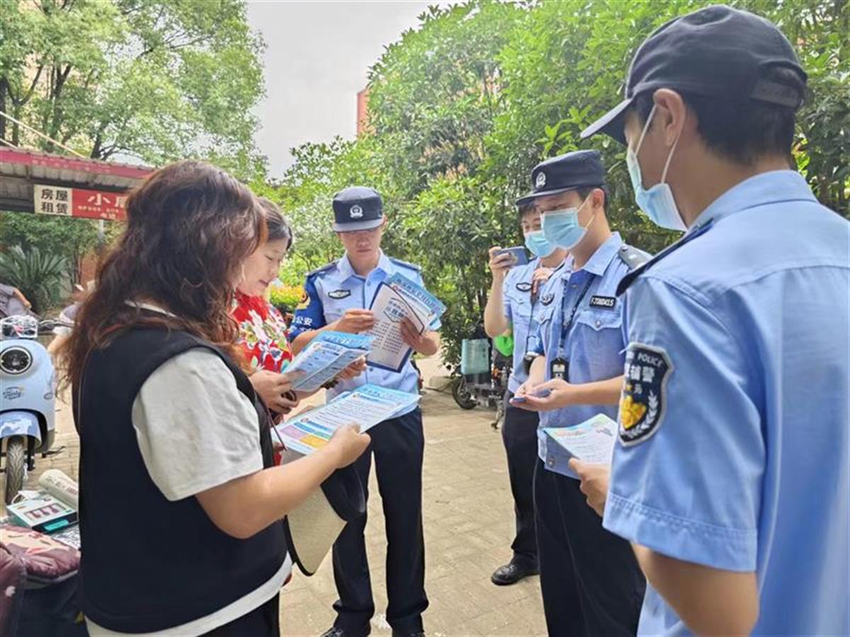 武汉公安全力护航考生，2023年高考圆满收官 | 极目新闻