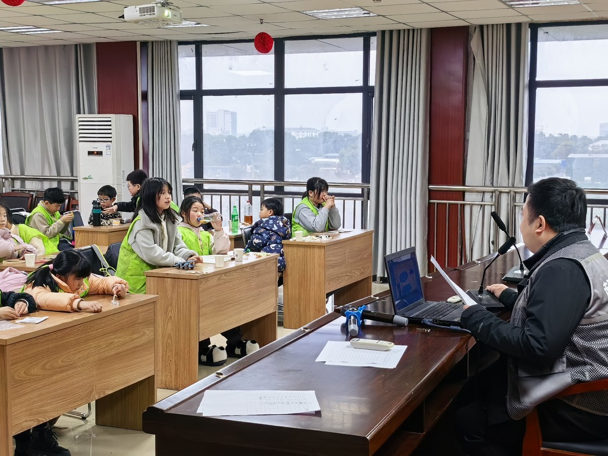 与学生问答互动 (2).jpg