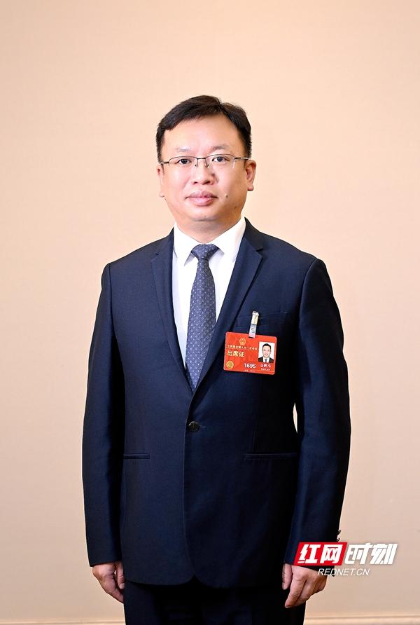 全国人大代表，湖南科力尔电机集团股份有限公司董事长、总经理聂鹏举