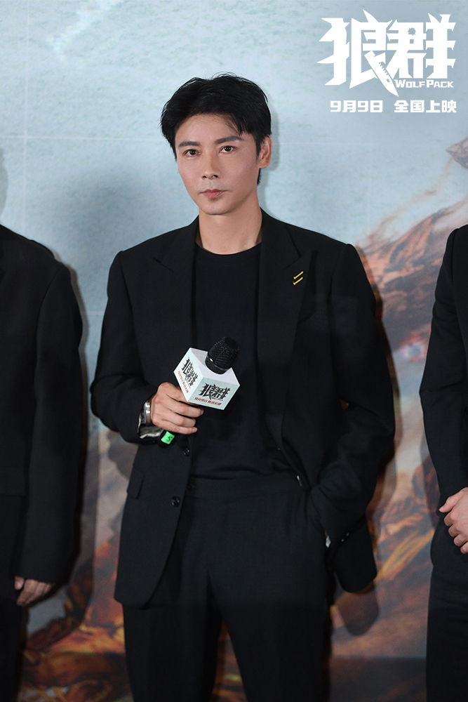 《狼群》主演张晋在北京 首映礼现场 。