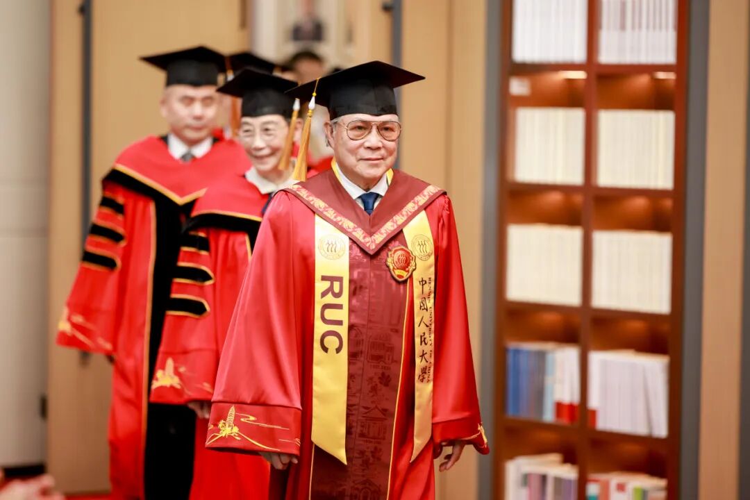 霍震霆获中国人民大学名誉博士学位，霍英东集团与中国体育事业备受赞誉