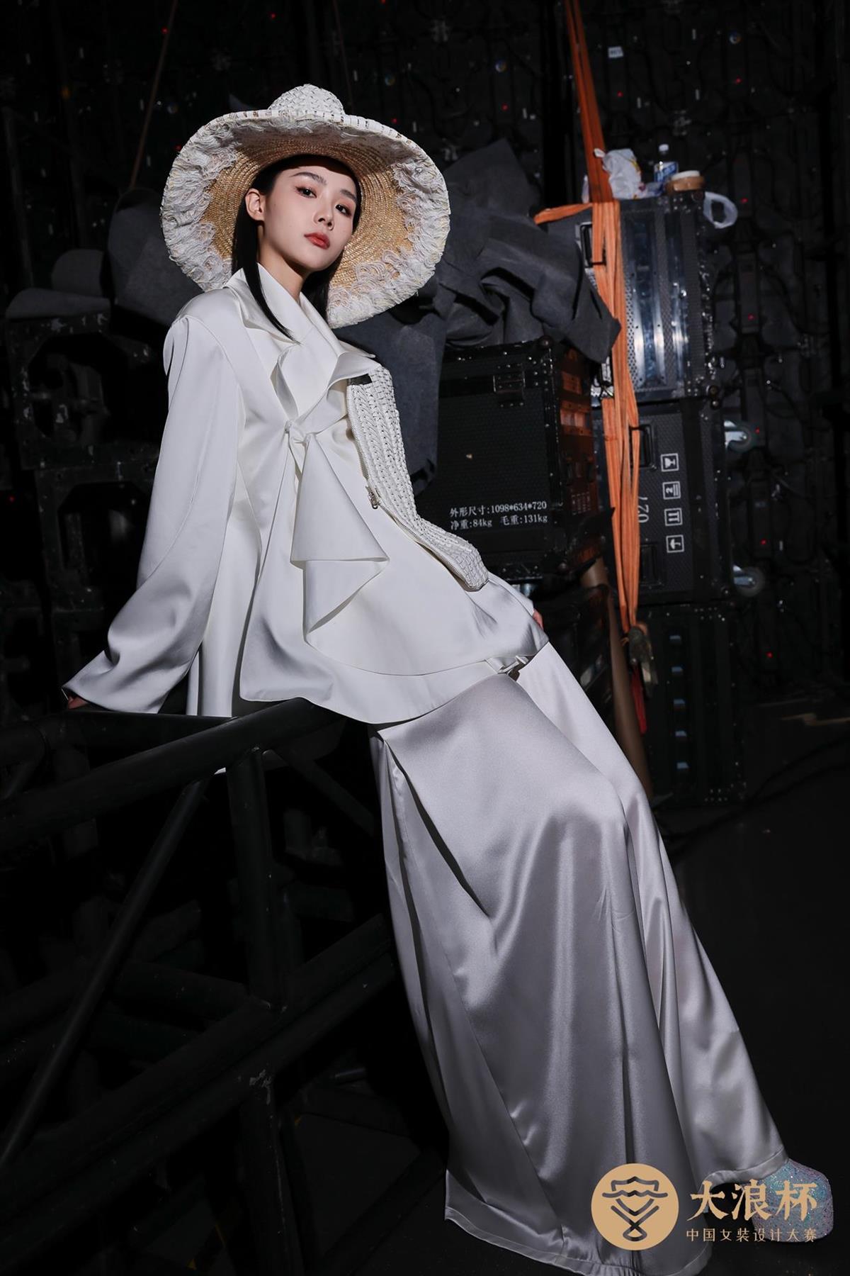 7 决赛现场走秀展示。.jpg