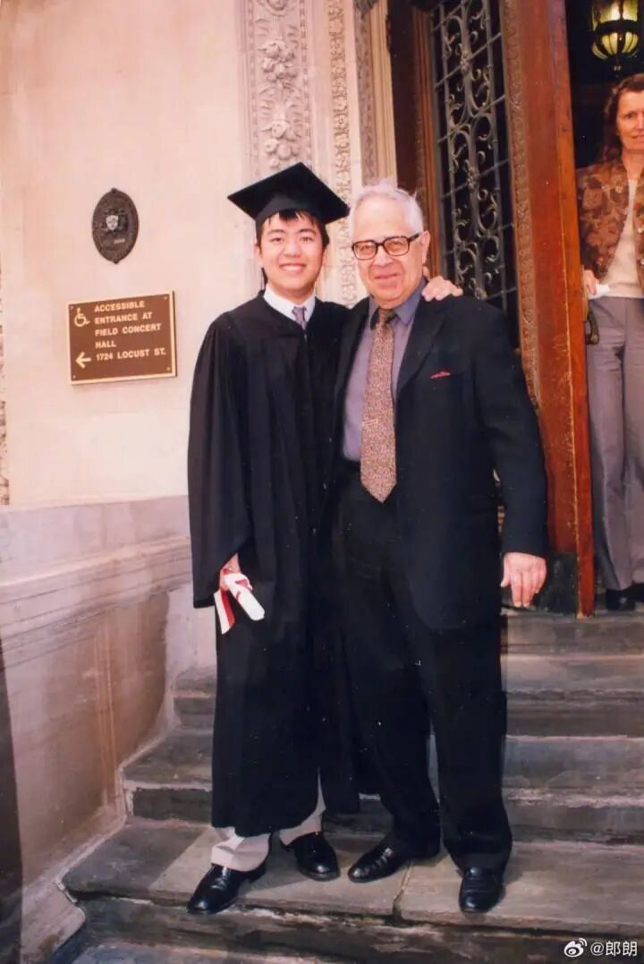 郎朗发文，悼念恩师