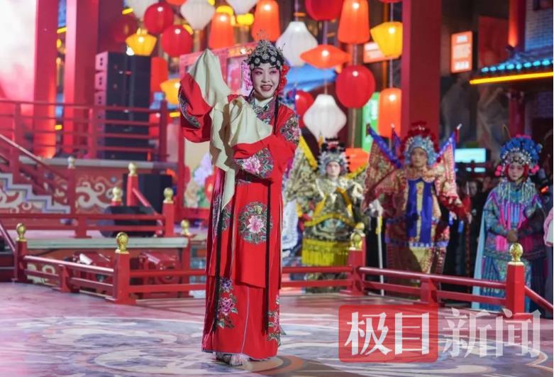 黄彩平1.png