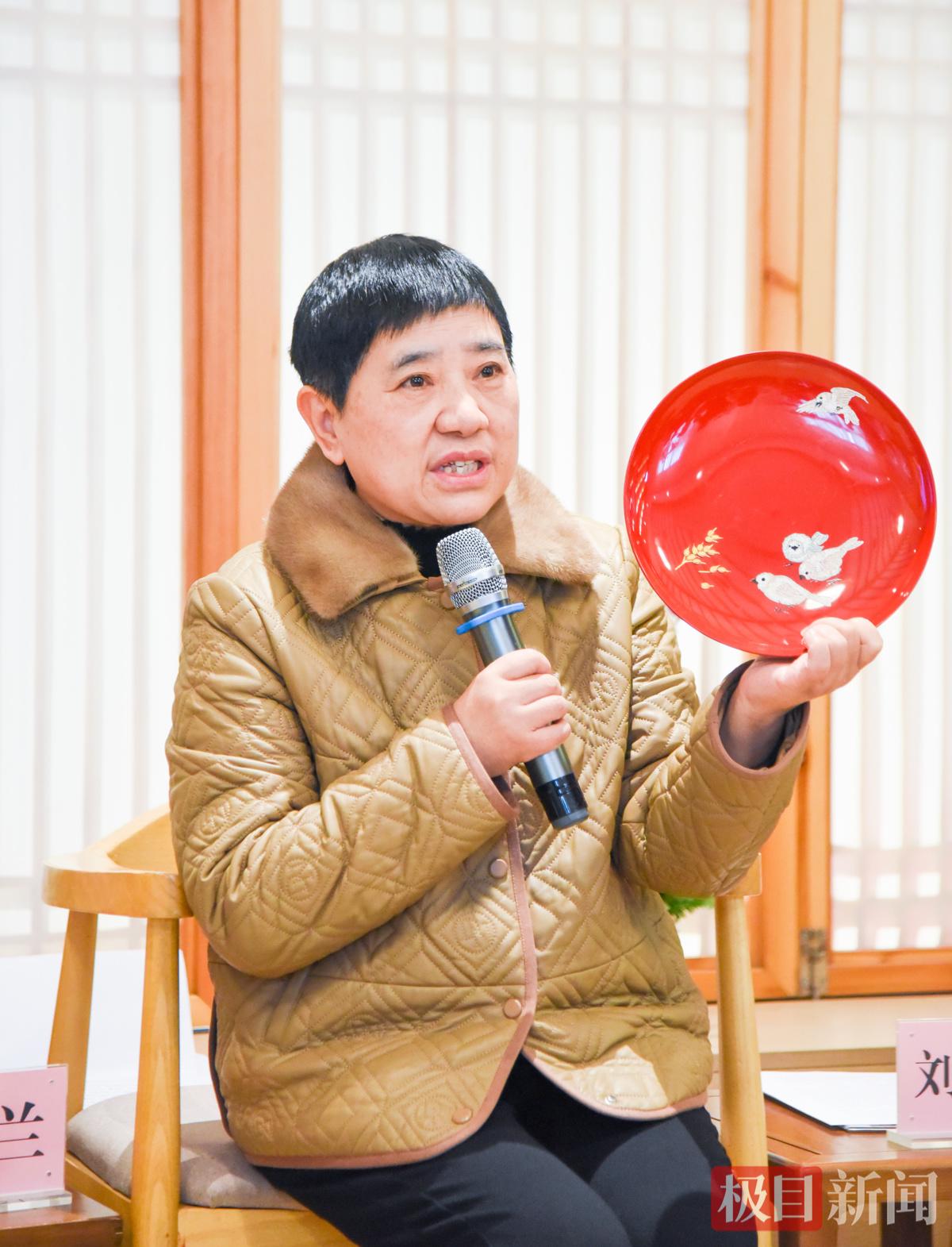 全国巾帼建功标兵许小兰讲述建功职业教育的故事。（极目新闻记者 黄志刚 摄）.jpg