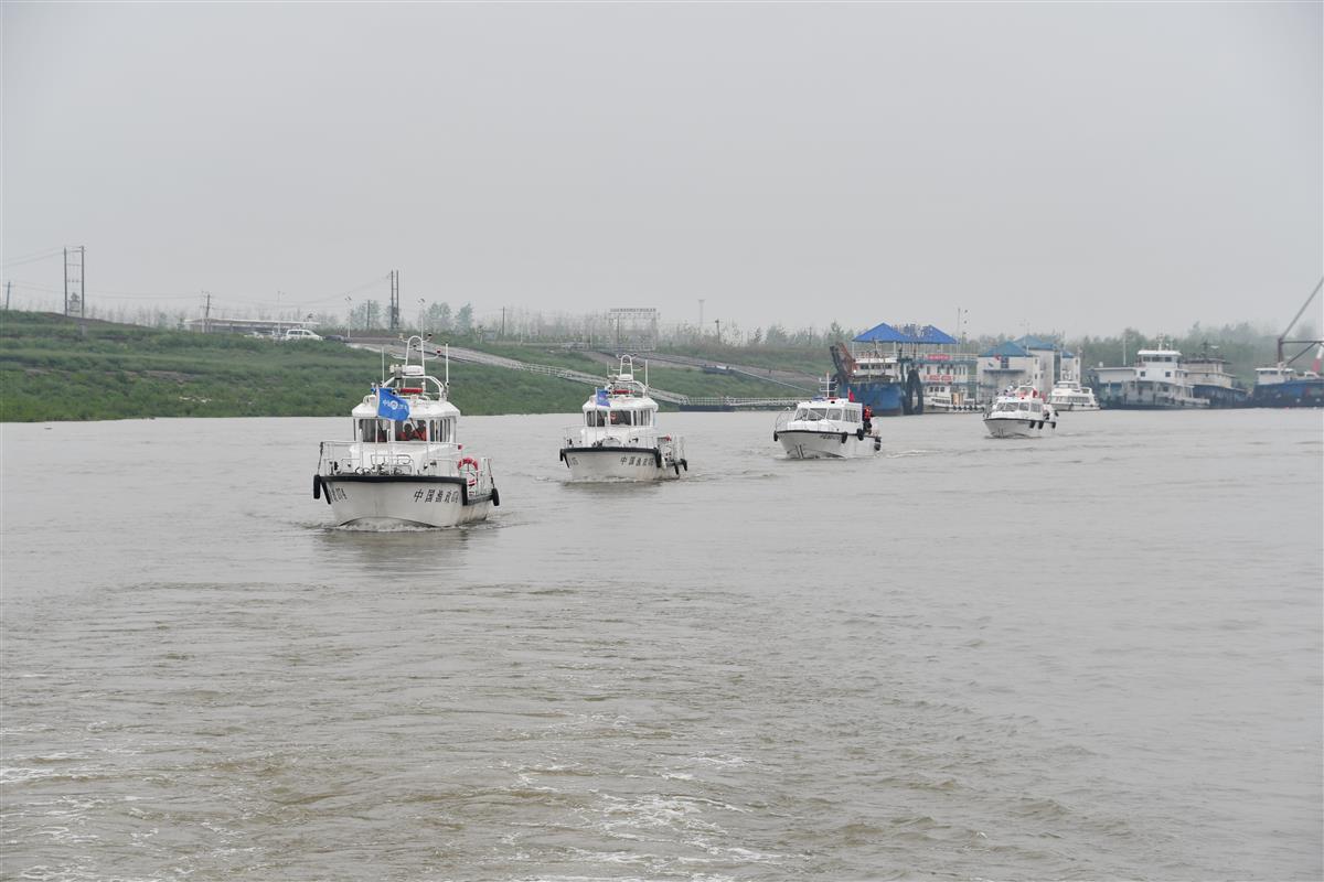 图片6  2023年4月6日，武汉市、黄冈市在长江及举水河跨界水域开展联合执法行动.jpg