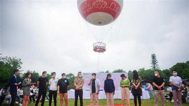 相亲大会|往期回顾 你最来电！东湖氦气球下，蒙蒙细雨见证浪漫爱恋