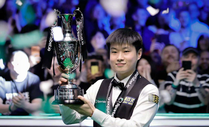 赵心童获本赛季个人第4座冠军奖杯，总奖金收入突破100万英镑，世界排名升至第4，激动发声：希望能延续火热状态