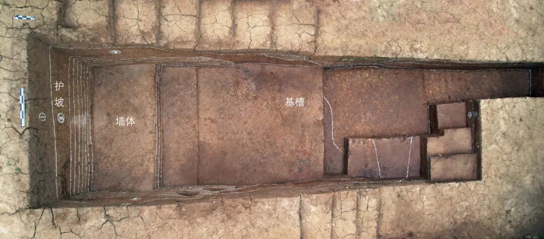 8.磨盘山楚城东南城垣南侧探沟情况.JPG