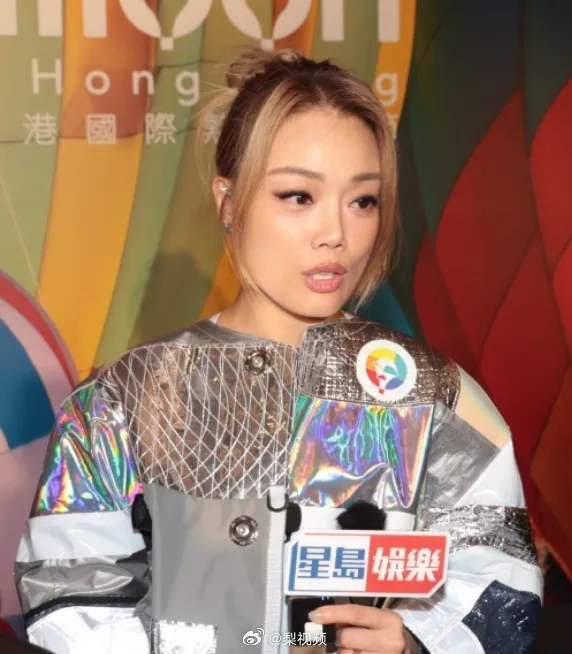容祖儿回应英皇财政状况：作为歌手的我，所知的事不多