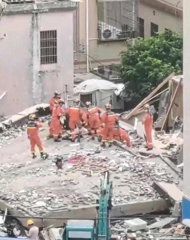 广东一居民楼突然倒塌造成3亡1伤，原因初步判断是煤气爆燃所致