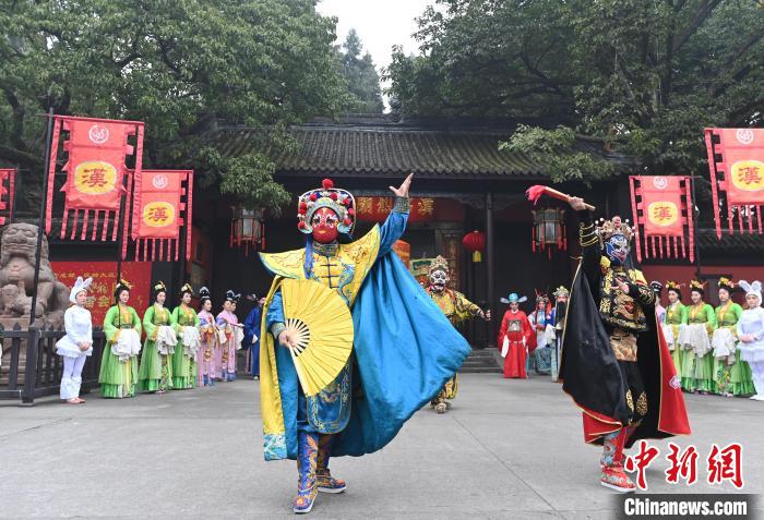 武侯祠川剧表演。　安源 摄