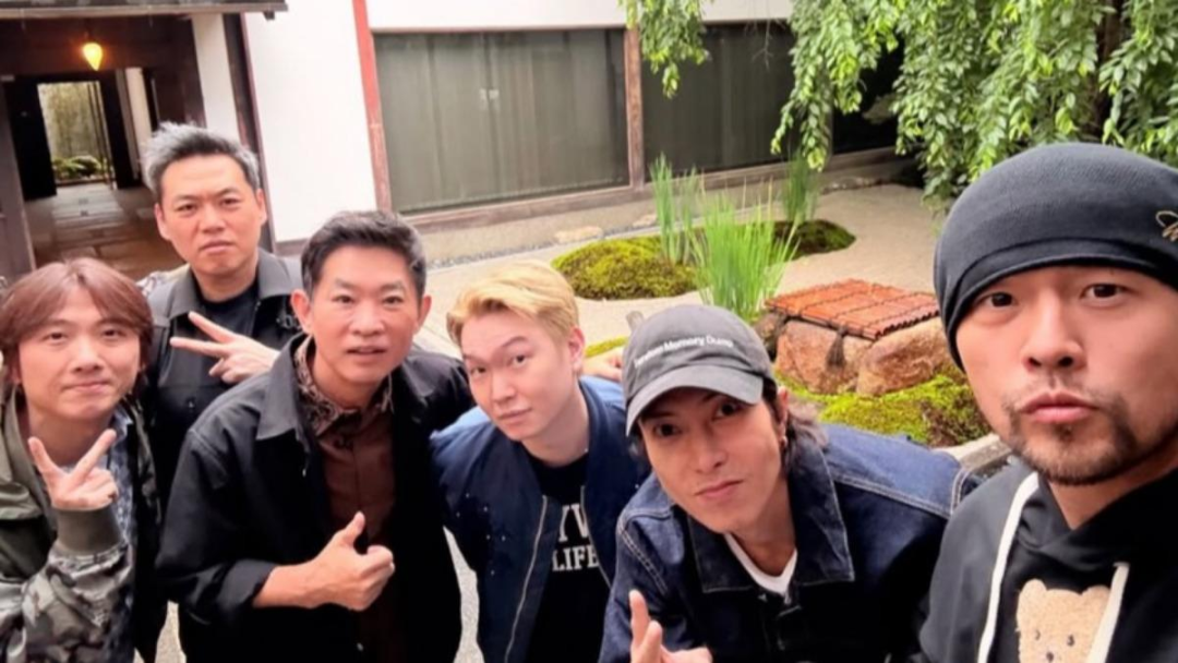 化妆师因粉丝追拍摔倒骨折，周杰伦呼吁理性追星