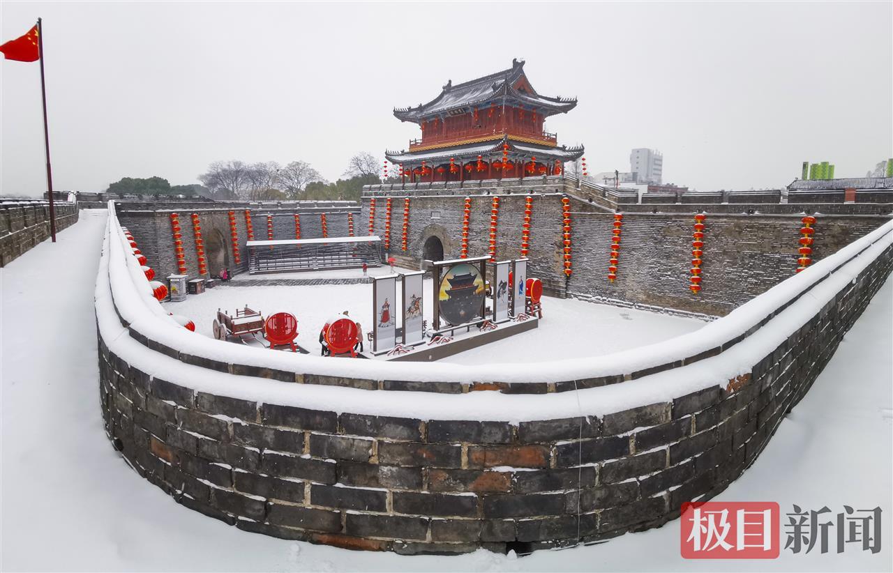 1月20日，雪中的湖北荆州古城。      （极目新闻记者 黄志刚 摄）.jpg