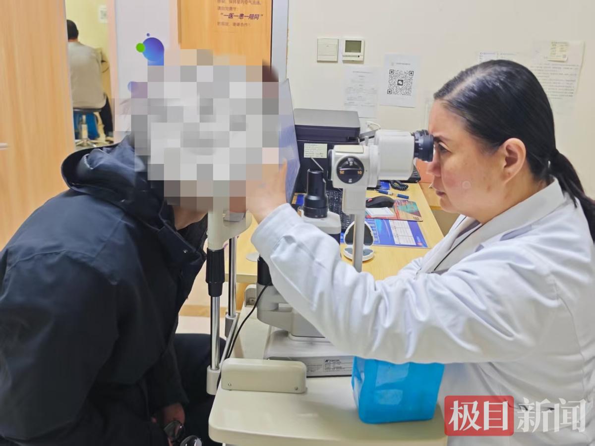 乐乐在做检查_副本.jpg