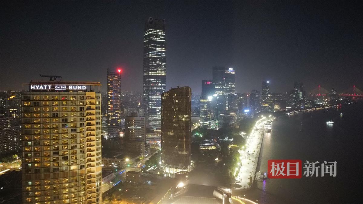 上海暂停外滩等地的景观照明3.jpg