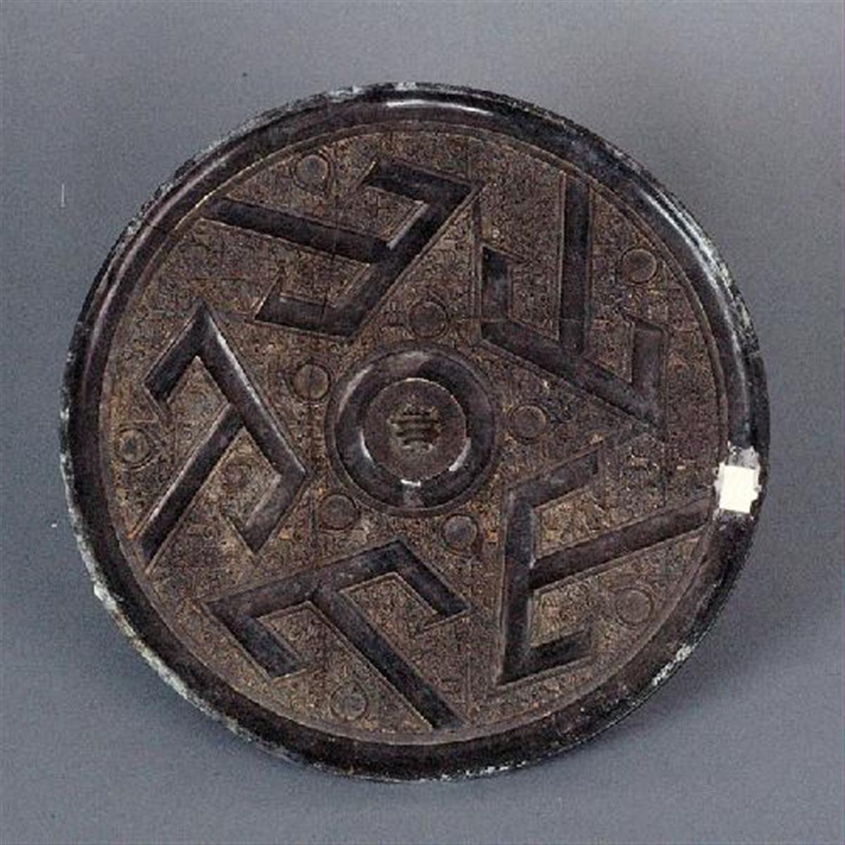 五山纹铜镜常德楚墓出土