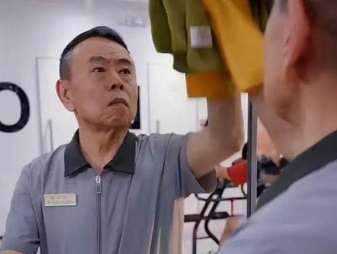 68岁潘长江首部短剧《进击的潘叔》正式上线，播放量破2亿