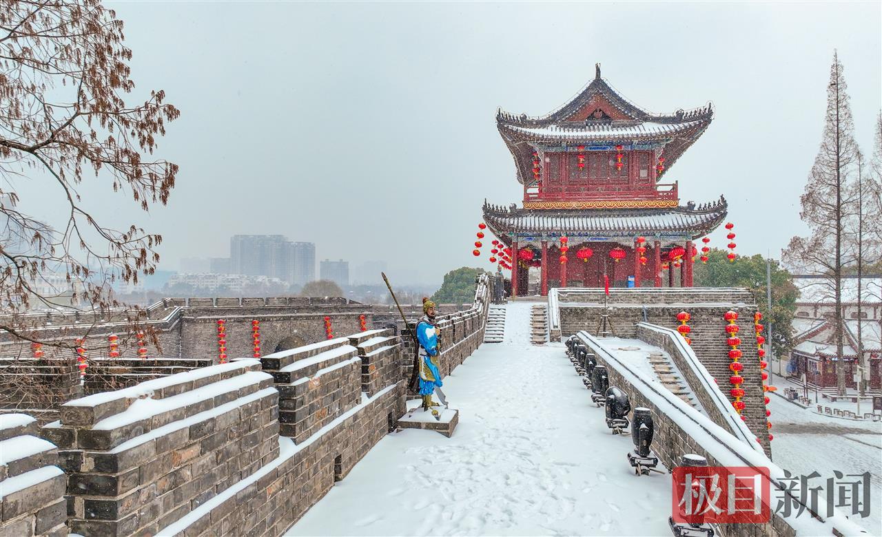 1月20日，雪中的湖北荆州古城。（吴淘淘 摄）.jpg