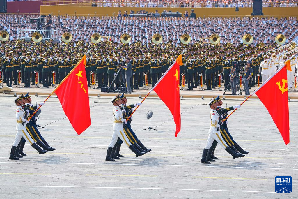 不畏陆委会恐吓，多位台湾艺人转发“阅兵帖”