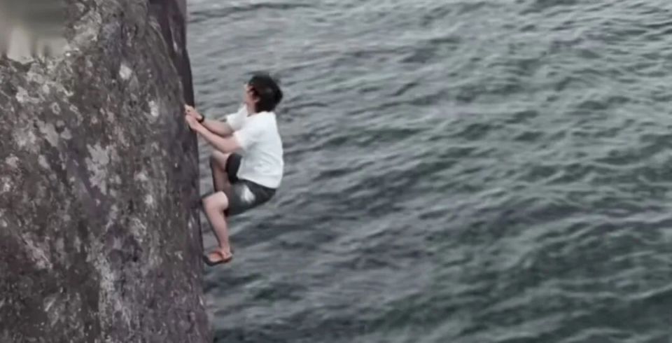 王一博录综艺无保护措施徒手攀岩，手滑坠海