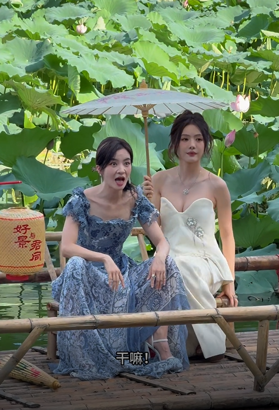 冲上热搜！李晟“豪迈”坐姿引热议，现场回怼：咋了？女人不能这么坐吗？