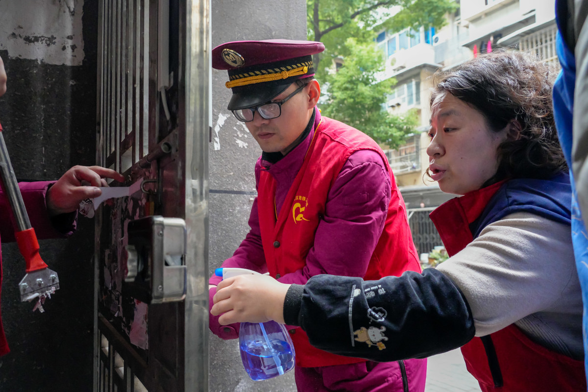 地體集團(tuán)、社區(qū)志愿者們常態(tài)化開展社區(qū).jpg