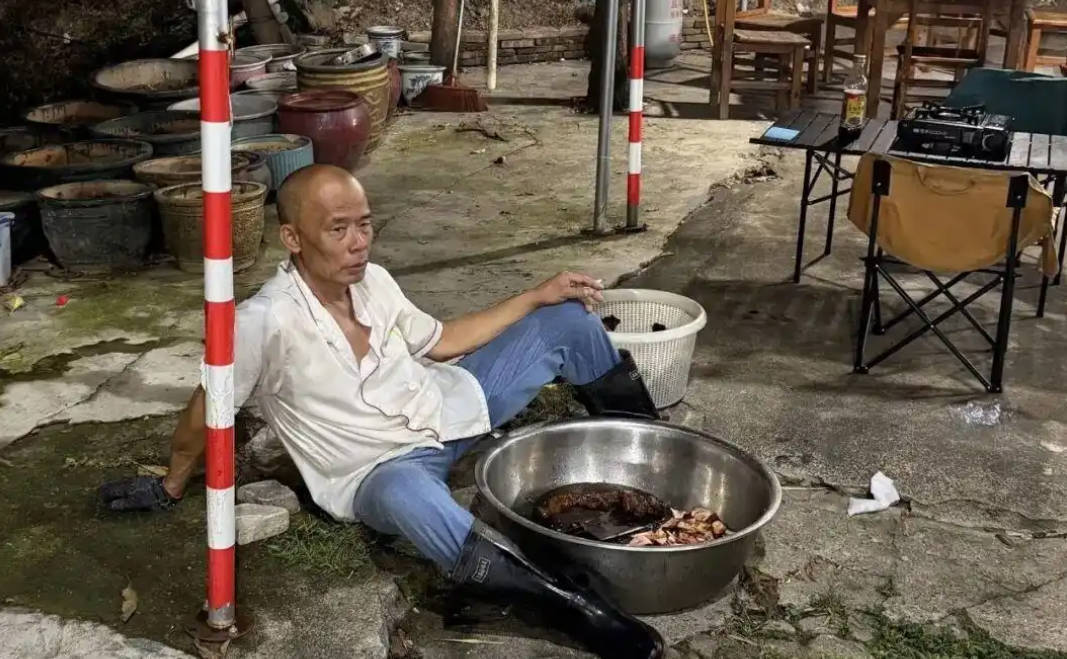 老板莫叔 来自红星新闻.jpg