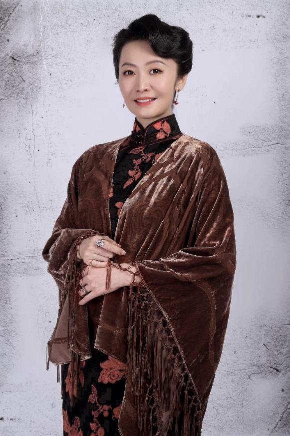 《沉默的荣耀》“麻将太太团”出圈，女演员杨斯用武汉话打开局面