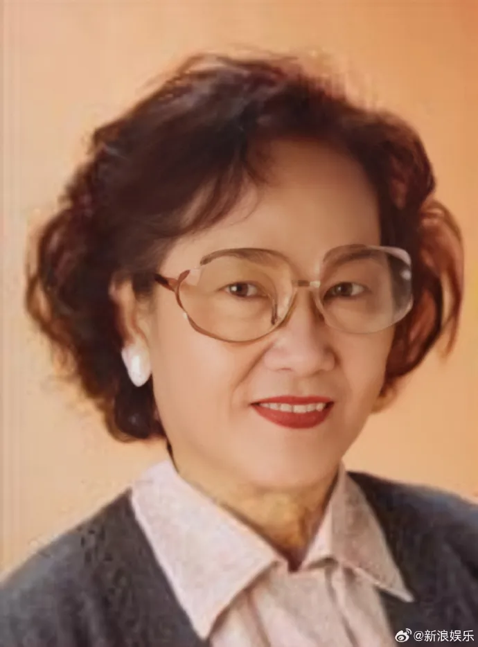 香港资深演员黎宣去世，享年93岁，是“香港电影之父”黎民伟的女儿、黎姿的姑妈