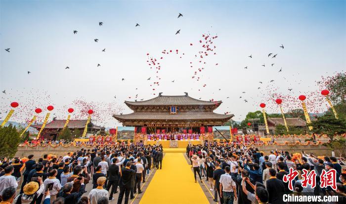 2016年以来，高平连续举办七届海峡两岸同胞神农炎帝民间拜祖典礼。资料图 高平市委宣传部供图
