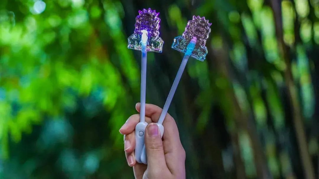 黄鹤楼“会发光的棒棒糖”