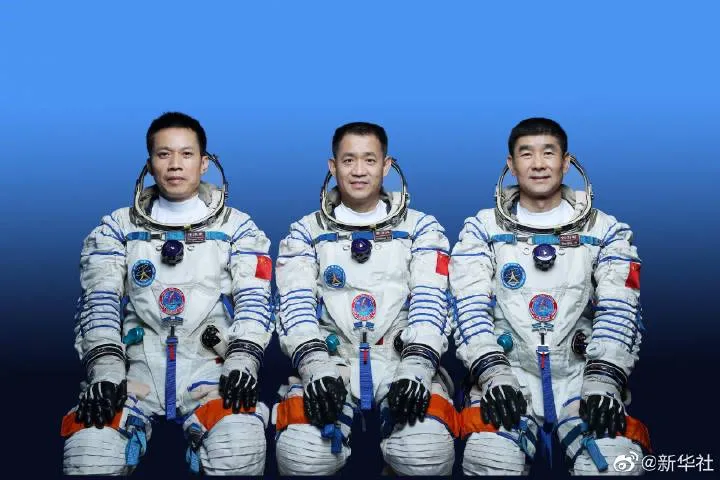 聂海胜、刘伯明和汤洪波3名航天员（新华社发）