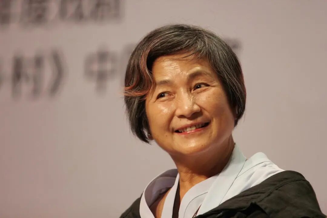 刚刚，“才知道郑佩佩去世后捐赠了大脑”冲上热搜