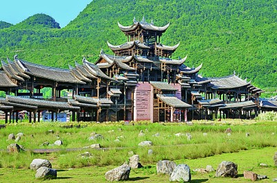 一座廊桥，联通传统与现代