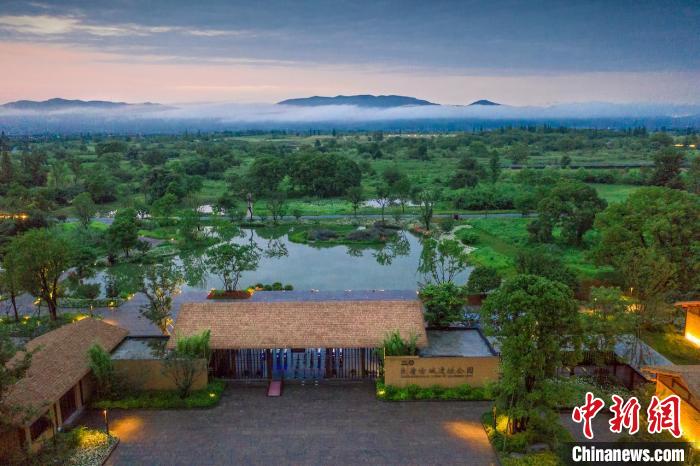 良渚古城遗址公园 盛淑彦 摄