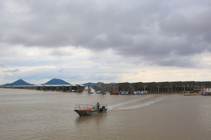 三门：滩涂光伏电站建设酣_fororder_1683494676464_64581714d3e83800018e4b0d