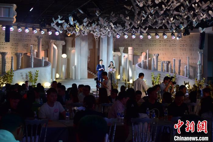 联谊会现场 马芙蓉 摄