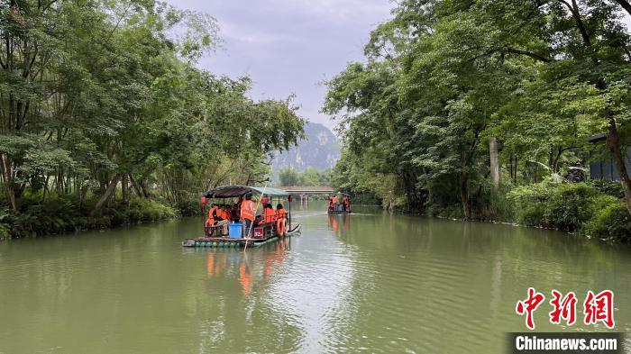 明仕河风光。　张文茜 摄