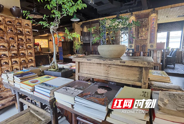 解锁生活新方式！湖南湘江新区缘何“悦”读“阅”美？ | 极目新闻