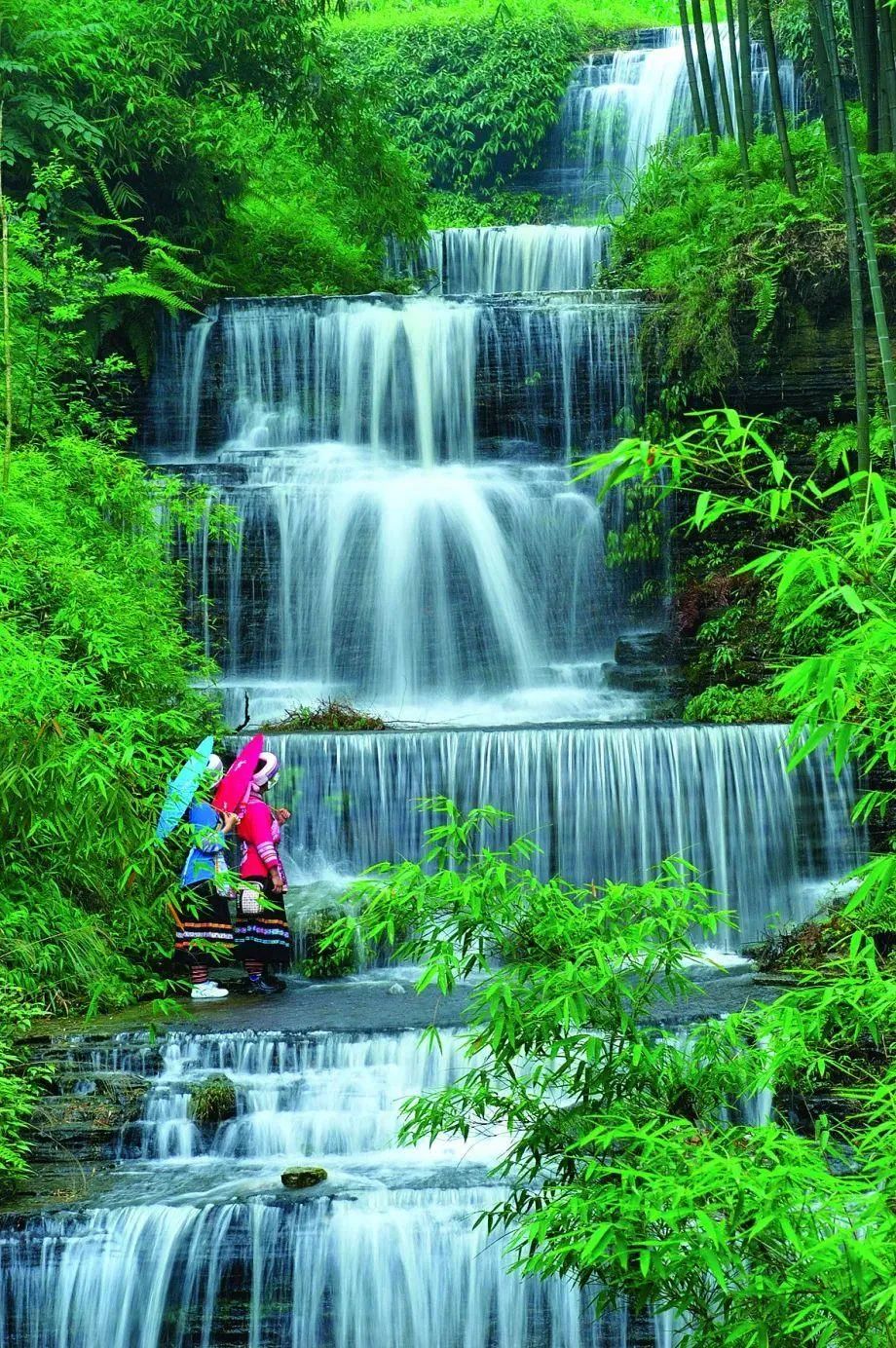 ▲僰王山景区十二叠瀑布