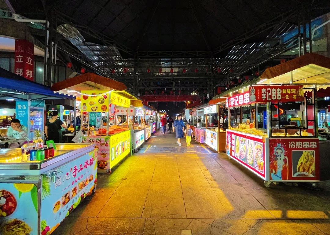 ▲市民广场美食街