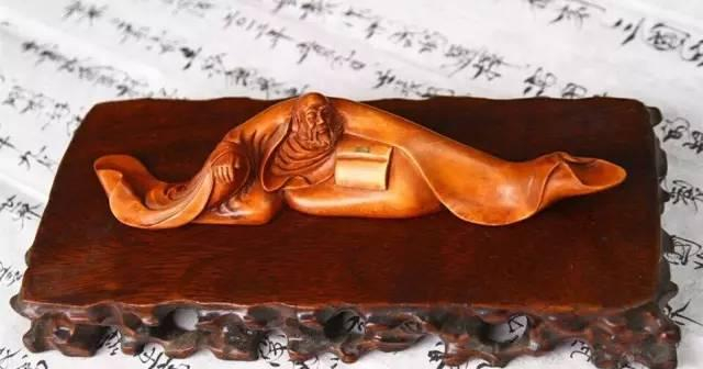 ▲贾氏微刻（省级非物质文化遗产）