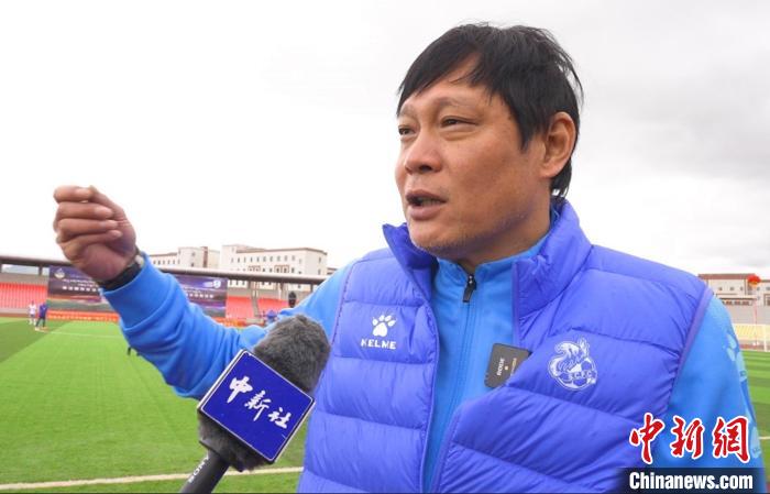 图为范志毅接受<a target='_blank' href='/' >中新网</a>记者采访。　马铭言 摄