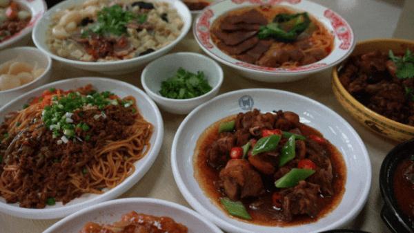 想在食堂吃点啥？“留下言，学校给你安排！”