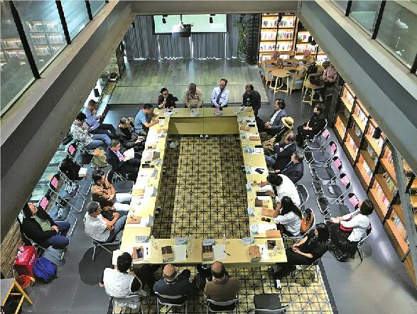 吉狄马加：以澎湃诗情寻找生命的“应许之地”